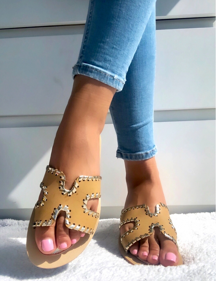 Flat Sandals with Gold Rim