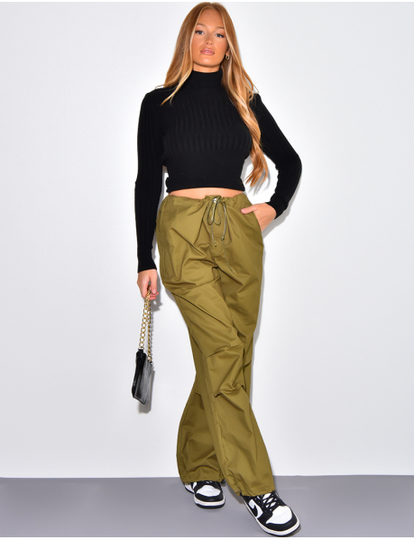 Wide cargo trousers