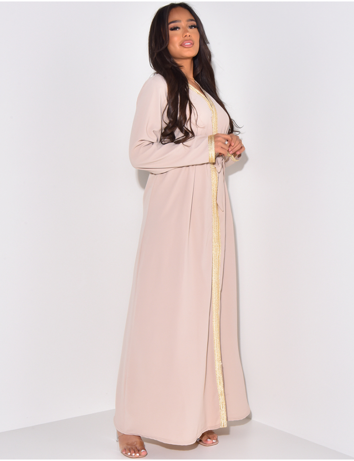Abaya à broderies dorées et ceinture à nouer