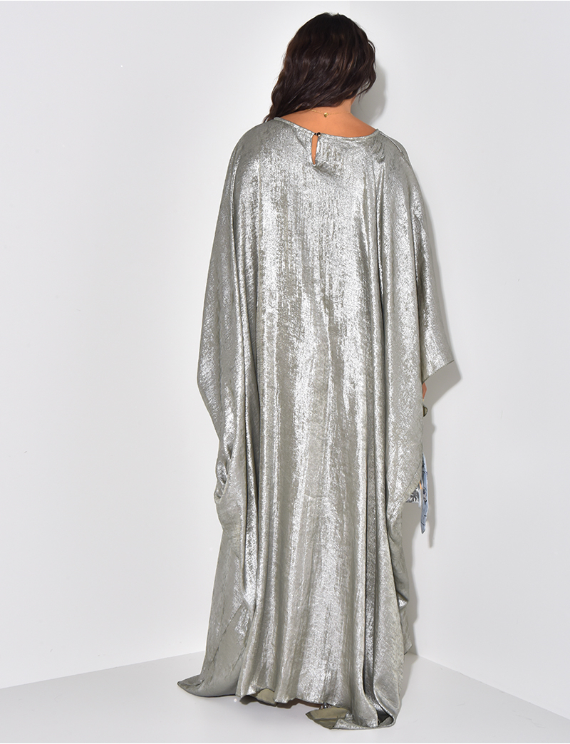 Loose-fitting dress with metallic fabric waistband