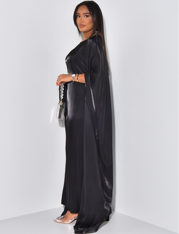 Loose-fitting abaya in iridescent fabric