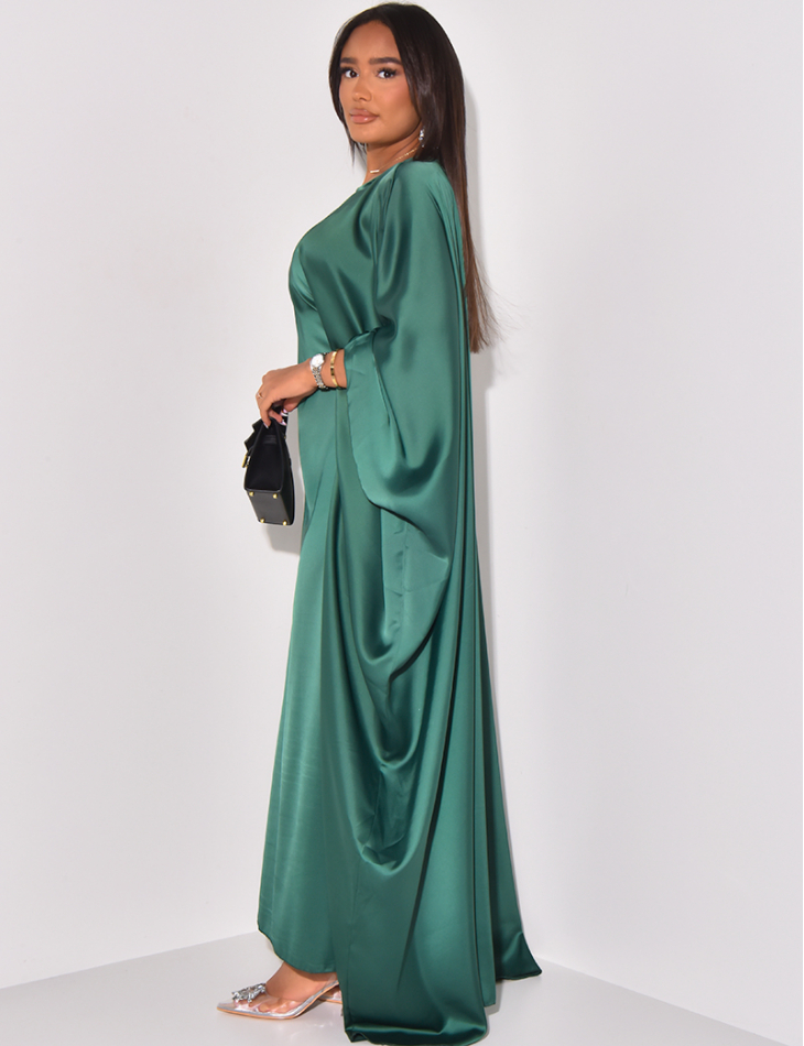 Oversized satin dress, fitted at the waist