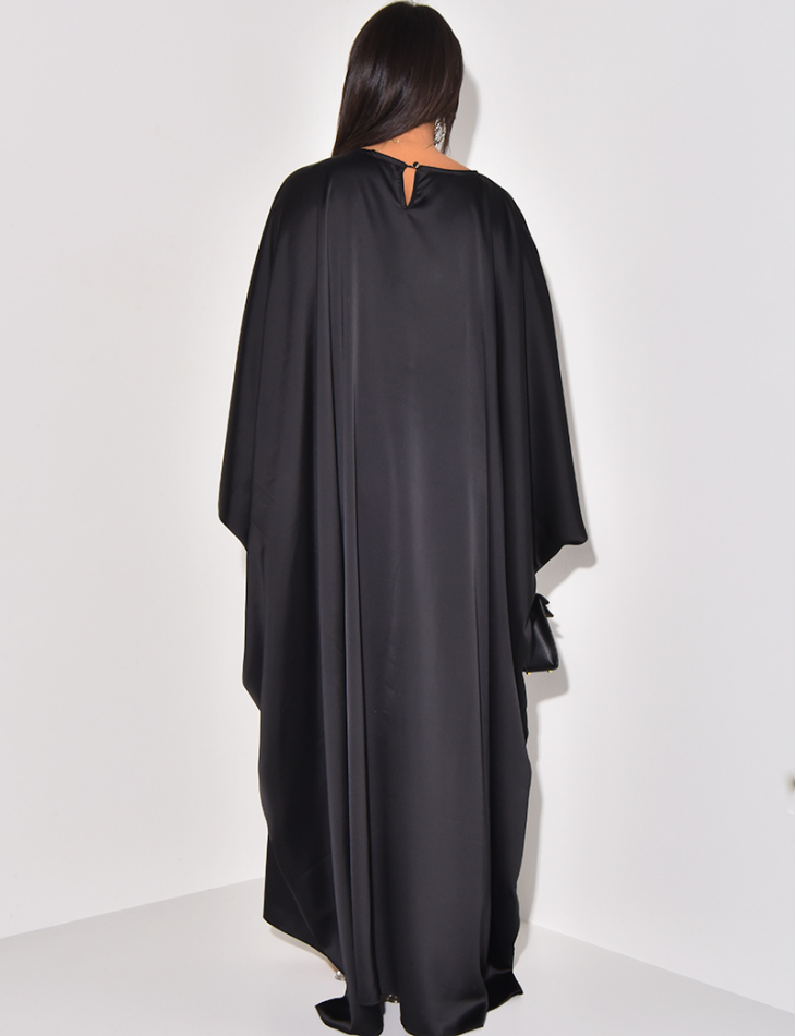 Robe oversize en satin ajustée à la taille