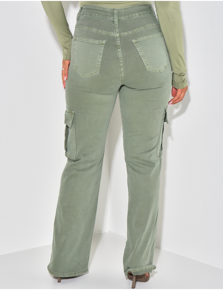 Straight fit stretchy cargo jeans