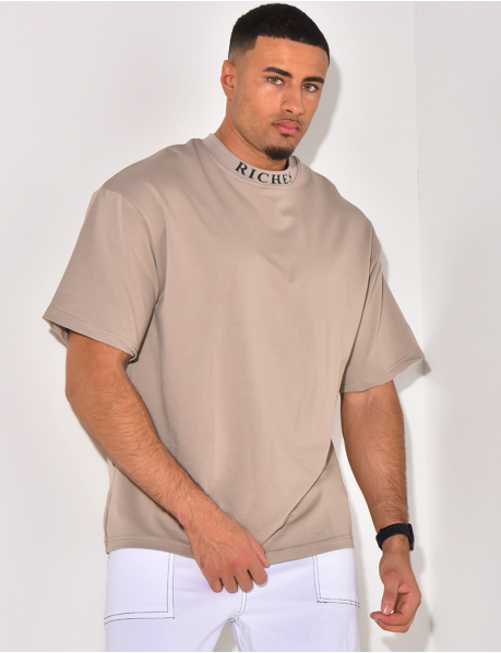T-shirt with rich collar writing