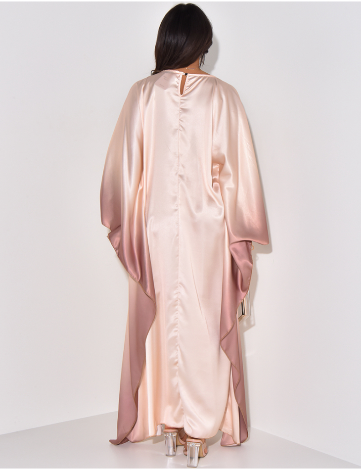 Robe en satin ample ajustée à la taille effet tie and dye