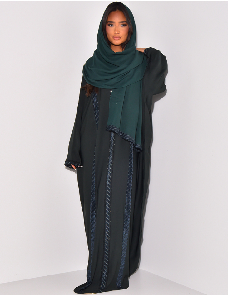 Abaya made in Dubai mit Strasssteinen an der Taille & passendem Kopftuch.