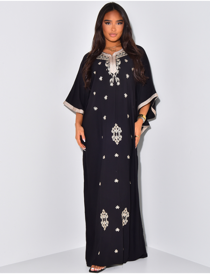 Loose-fitting abaya with gold embroidery